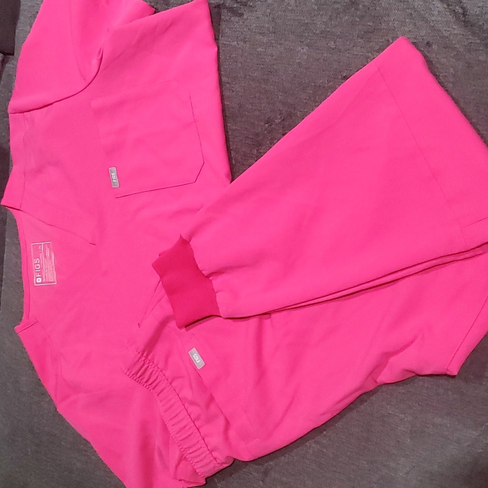 *PLEASE READ* MENS FIGS SCRUBS XL